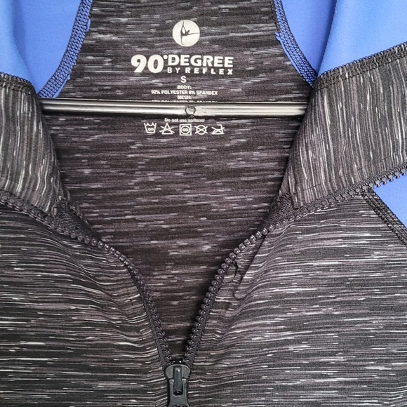 90 Degrees yoga jacket - Picture 2 of 3
